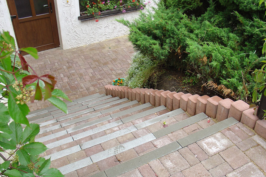 Pokládka zámkové dlažby